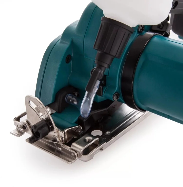 Фото Пила MAKITA CC301DWAE