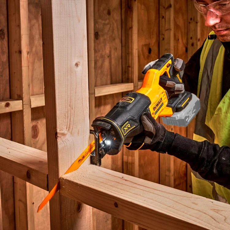 Фотография Пила сабельная DeWALT DCS382NT-XJ