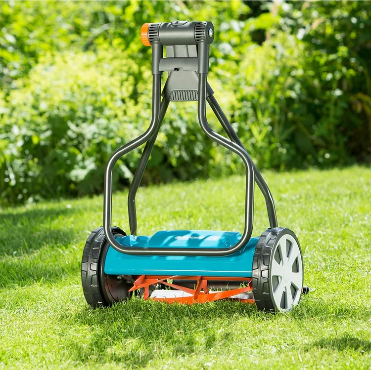 Фотография Газонокосилка механическая GARDENA 330 Classic 04027-20