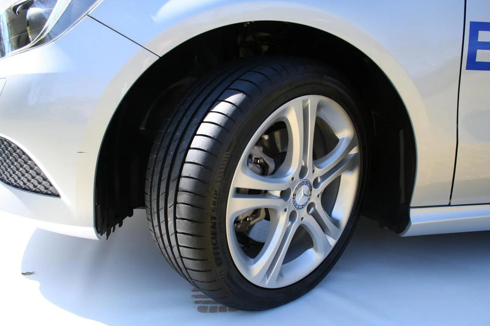 Автомобильная шина летняя GOODYEAR EfficientGrip Performance 215/60/R16 99 W Казахстан