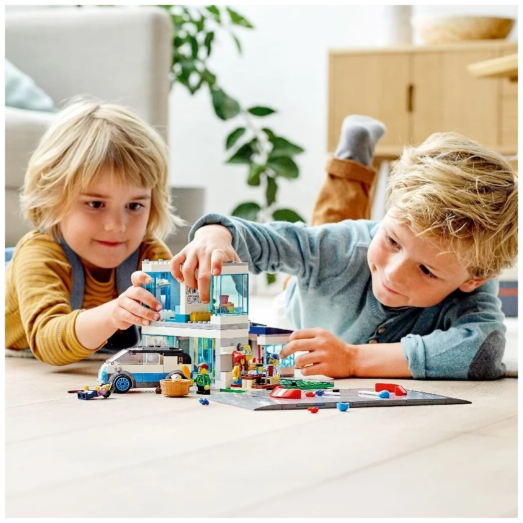 Конструктор LEGO 60291 Город Современный дом для семьи Казахстан