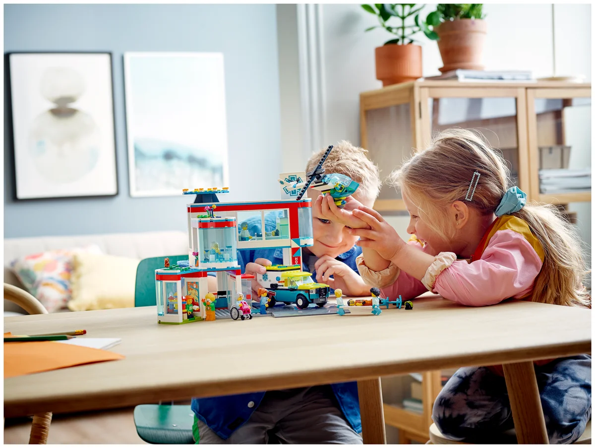 Конструктор LEGO 60330 Город Больница Казахстан