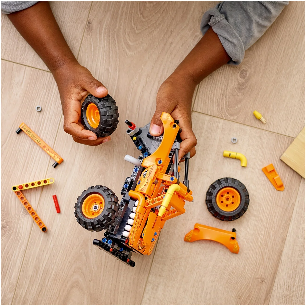 Конструктор LEGO 42135 Техник Monster Jam™ El Toro Loco™ Казахстан