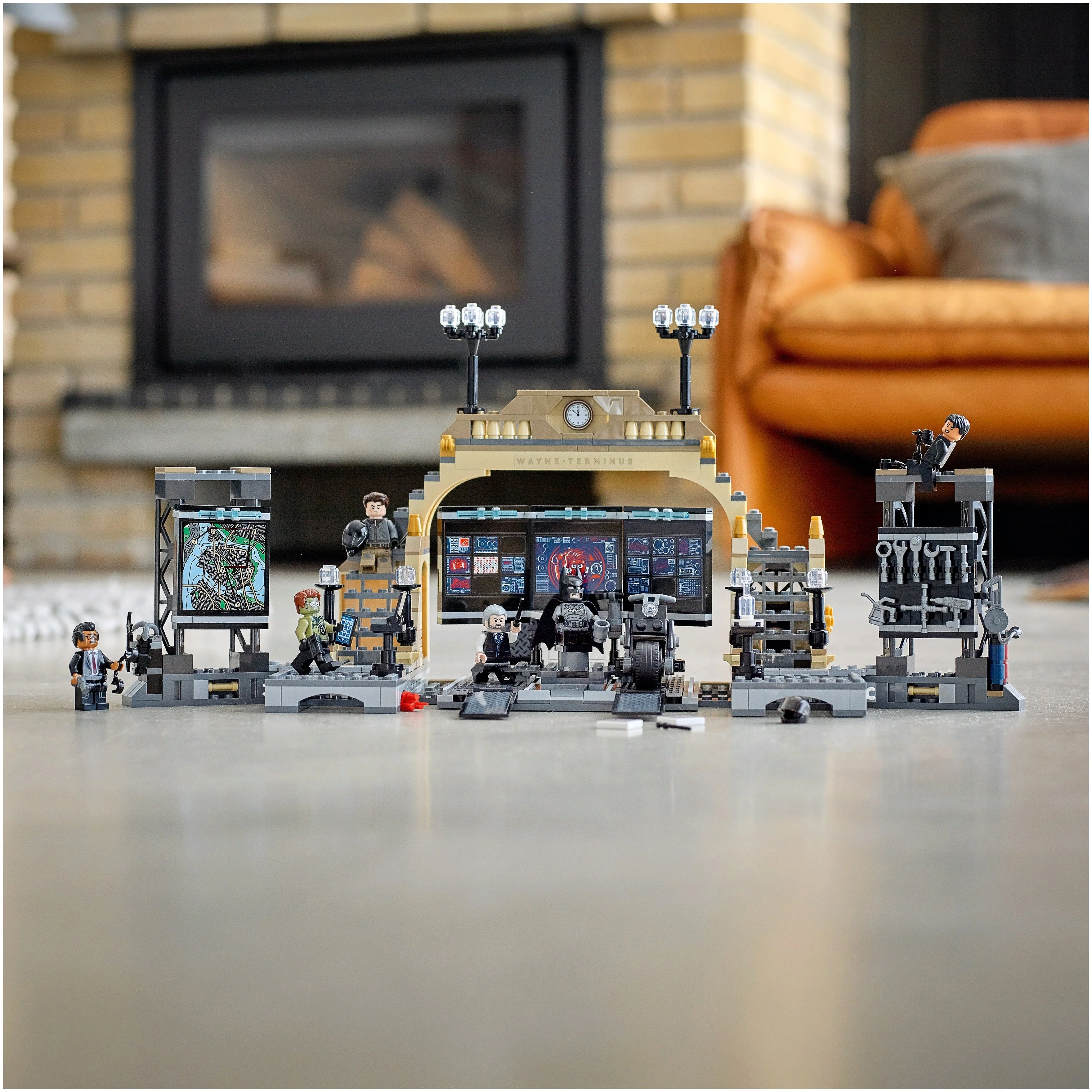 Конструктор LEGO 76183 Супер Герои Бэтпещера: схватка с Загадочником Казахстан