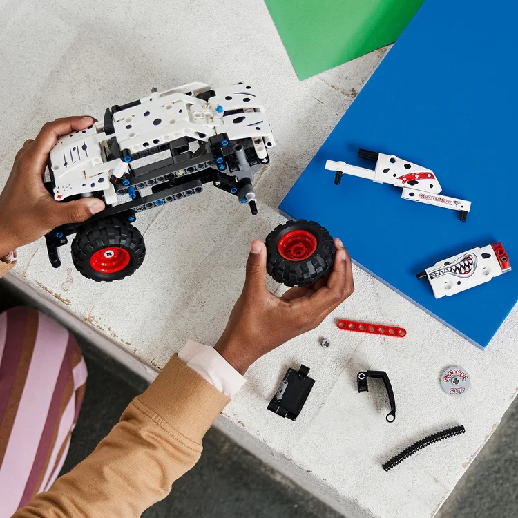 Цена Конструктор LEGO 42150 Техник Monster Jam™ Monster Mutt™ Dalmatian