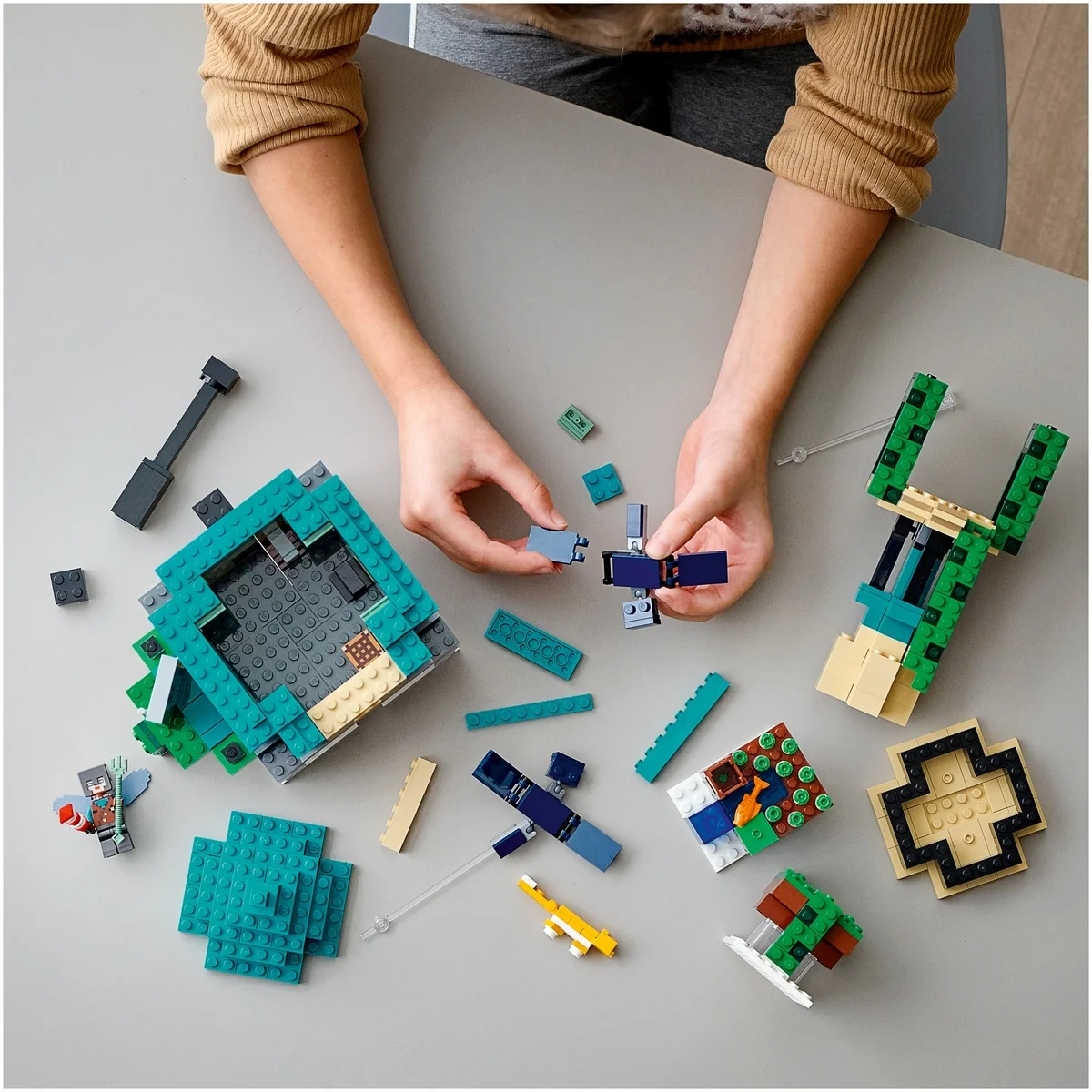 Конструктор LEGO 21173 Minecraft Небесная башня Казахстан