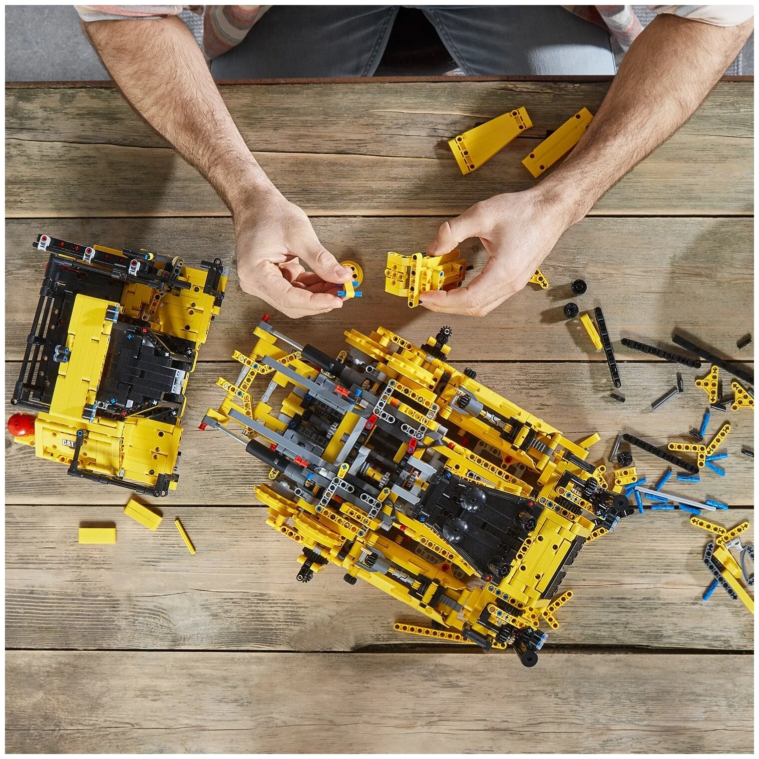 Конструктор LEGO Бульдозер Cat D11 на пультеуправления TECHNIC 42131 Казахстан
