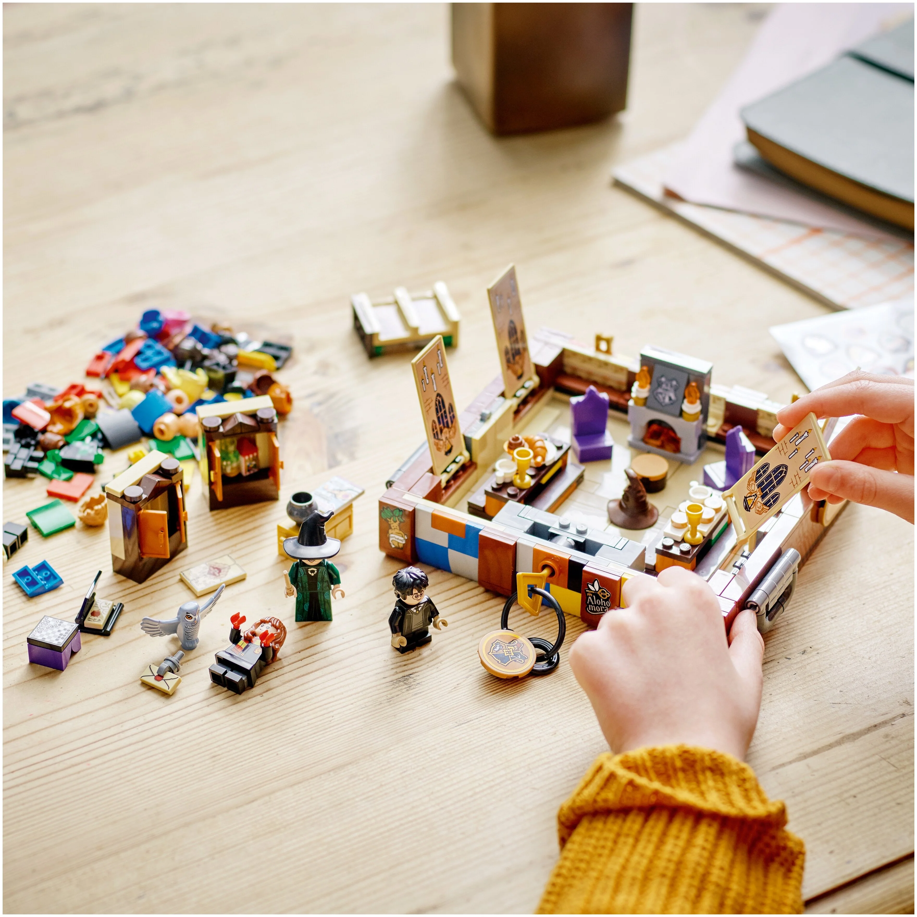 Конструктор LEGO Волшебный чемодан Хогвартса Harry Potter 76399 Казахстан