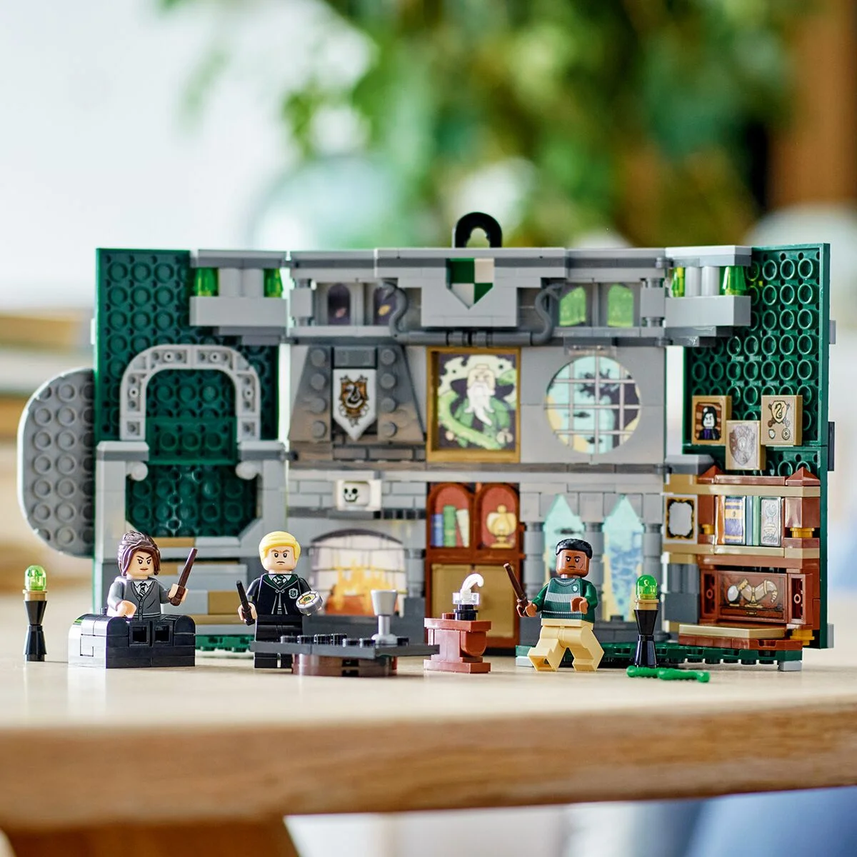 Цена Конструктор LEGO 76410 Гарри Поттер Знамя факультета Слизерин