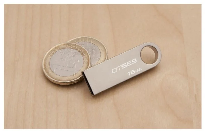 Фото USB накопитель KINGSTON DTSE9H/16Gb USB 2.0 (198256)