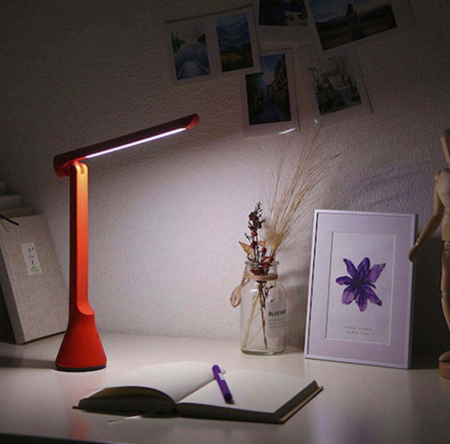 Фотография Лампа настольная XIAOMI Yeelight Folding Table Lamp Z1 Red (YLTD11YL)